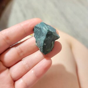 【超希少な太古の石】レアストーン★シャリグラムの原石☆一点物限定☆NO.8 太古の希少石】ネパールではヴィシュヌ神のエネルギーを宿す聖石とされ