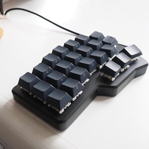 Corne（木製ケース付き） Buy Pre-soldered Corne v4.1 MX With Polished Aluminium 2-way