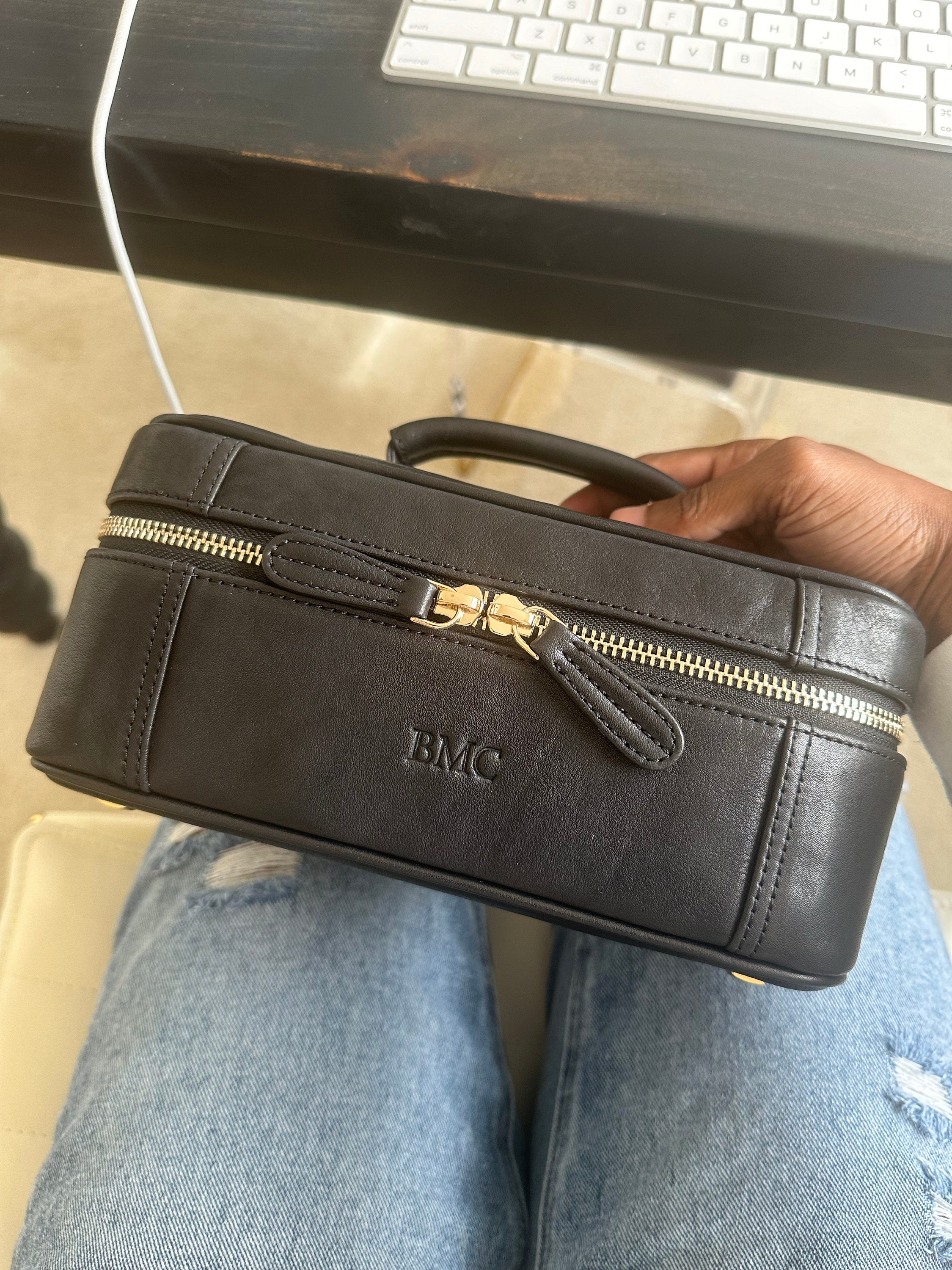 Leather toiletry bag - Personalized gift for wife - Gift for mom - Anniversary gift - Cosmetic bag - Monogrammed makeup case - For daughter