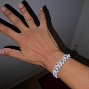 Elyzjah added a photo of their purchase