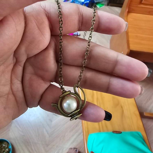 Teapot Necklace - Alice in Wonderland Necklace - Vintage