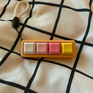 Mechanical Switch Clicky Fidget 105 Colors, TH 1 Key Keychain, Keyboard ...