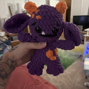Taylor added a photo of their purchase