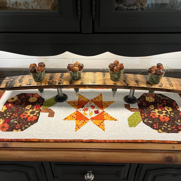 Patchwork Pumpkins Quilted Table Topper NCU0NNT992