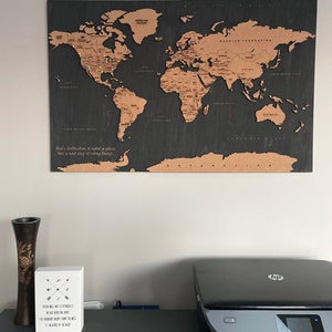 Decowood - Mapa Mundi de Corcho, Grande, para Marcar Tus Viajes por el Mundo,  Añadir Fotos y Colgar en la Pared como Decoración, Color Blanco - 90x60cm :  : Oficina y papelería