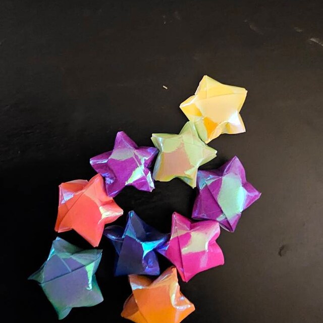 ラッキースター　大きなサイズ　折り紙　ハンドメイド　パーツ ラッキースター 大きなサイズ 折り紙 ハンドメイド パーツ
