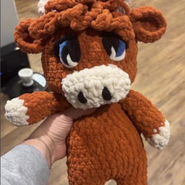 TOYMIS Mucca Highland Positiva All'Uncinetto: Peluche Amigurumi Con Messaggio Incoraggiante, Regalo Di Supporto E Conforto, Giallo Brunastro - 3