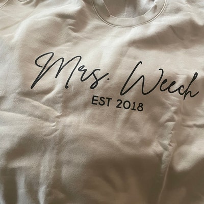 Custom Mrs Sweatshirt Mrs Personalized Last Name Sweatshirt - Etsy