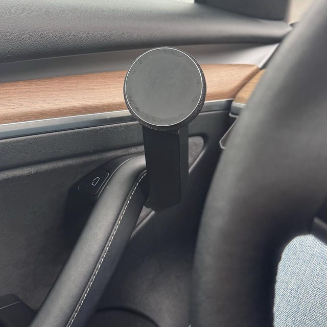 PH210 -Tesla Model Y &amp; Tesla Model 3 Magnetic Air Vent Phone Mount, Ma &ndash; Retail