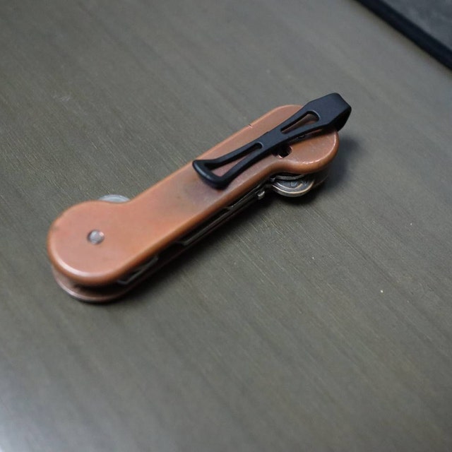 Amazon.co.jp: 1PC チタンポケットチップは、Griptillian 551