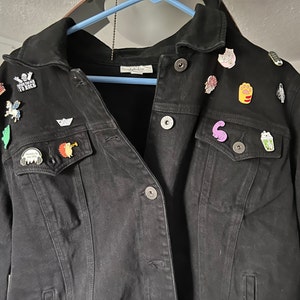 20 Pcs bulk assorted Enamel pins funny cute aesthetic lapel pin brooch jacket backpack hat anime cheerup caregiver pin collector party favo