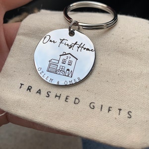 Özlem added a photo of their purchase