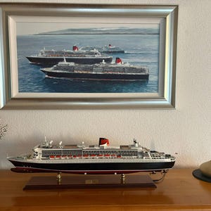 非常に精巧なクイーン・メリー2号クルーズ船模型（LEDライト付き）86cm