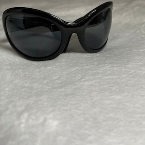 90s Deadstock Ultra Curved Round *BUG EYE* Sunglasses! Black