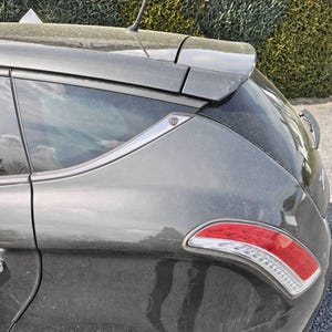 Biomar Labs® 4 x 65mm 3D Adesivi in Silicone per Coprimozzo Cerchione Copricerchi Tappi Ruote Auto Tuning The Queen Corona d'oro A 4965