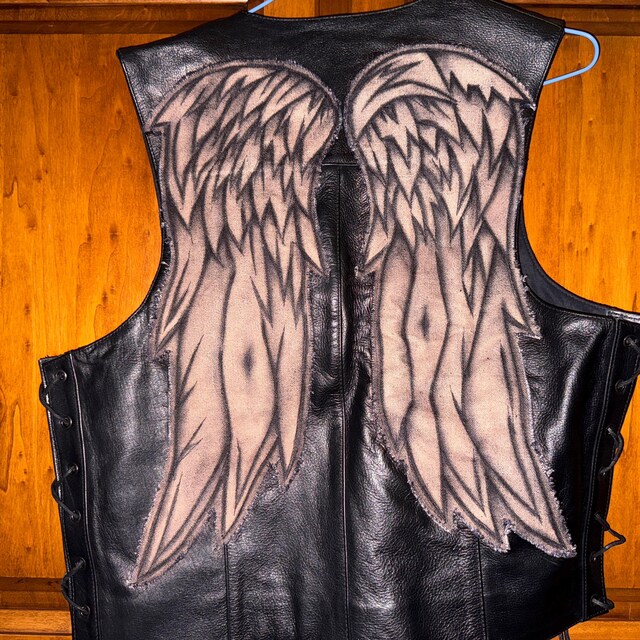 (希少)MASU 23AW ANGEL WING LEATHER VEST MASU(エムエーエスユー)のANGEL WING LEATHER VEST BLACKの通販