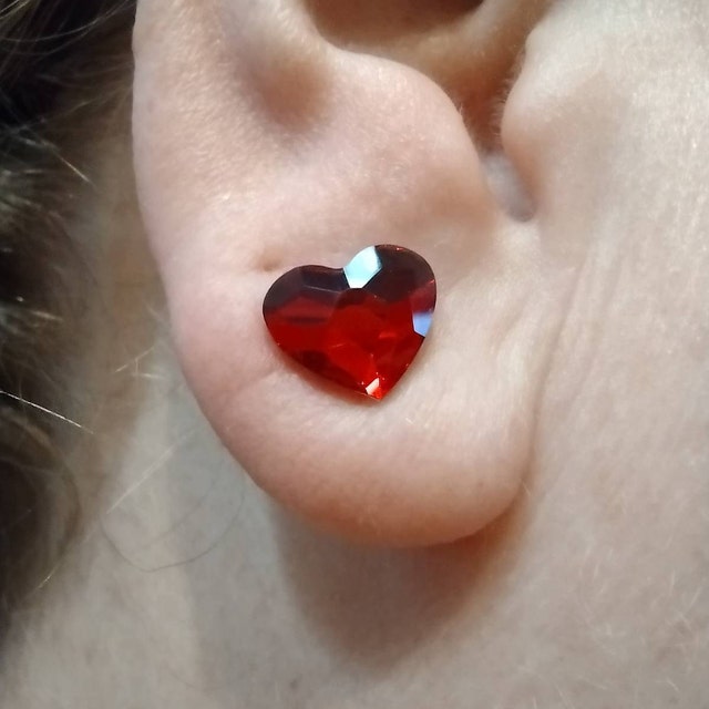 Boucles d'oreilles Spark puces coeur en argent et cristal de Swarovski®  rouge