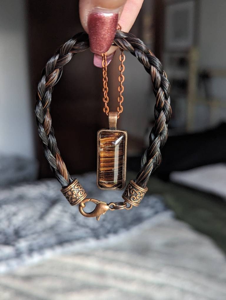 Individuelles Geschenkset aus Armband und Halskette aus Pferdehaar, geflochten von Equine Keepsakes