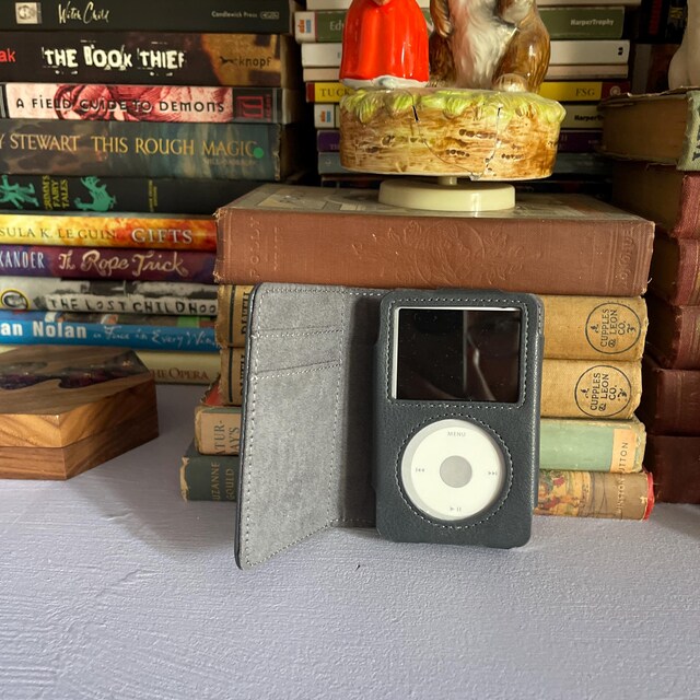 iPod classic 256GB換装+taptic engine搭載外装新品 iPod classic 256GB換装+taptic engine搭載外装新品 - メルカリ