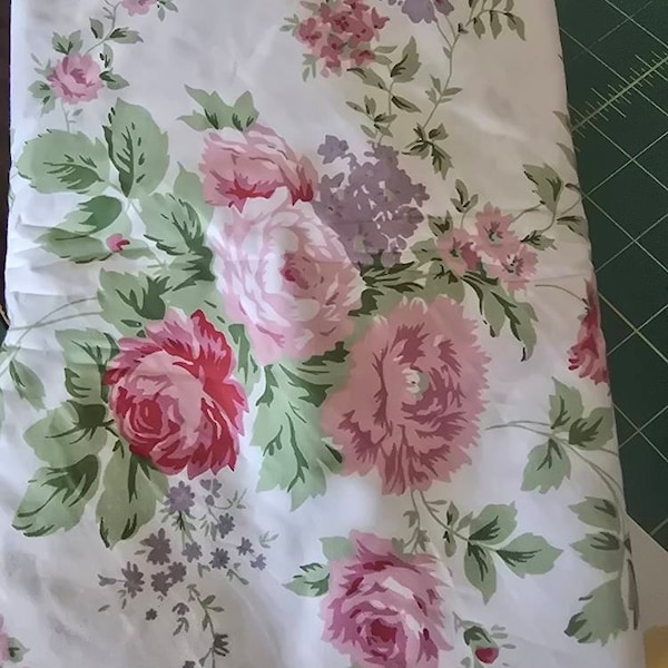 Shabby Chic Pink Rose Floral Cotton Fabric on White Cotton Pink Flower ...