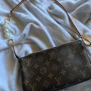 Coach Nolita Wristlet What Can Fit and Great LV Mini Pochette Dupe! 