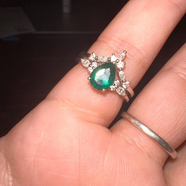 Vintage Pear Shaped Green Emerald Engagement Ring Set Art