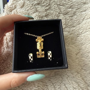 Shannen added a photo of their purchase