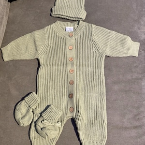 Shakira added a photo of their purchase