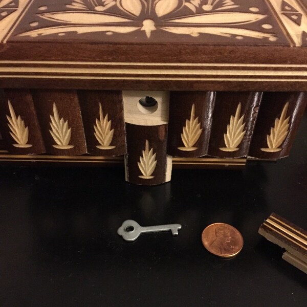 Boîte Puzzle Ancienne En Bois Pélican - Art Populaire Années 70, Compartiment Secret