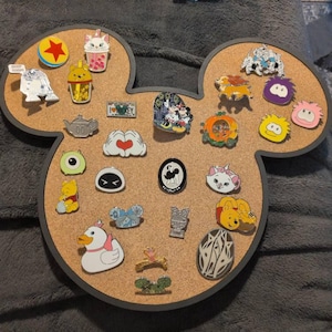 ミッキーマウスのピントレーディングボード、ミッキーピンディスプレイ