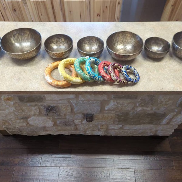 Full Moon Singing Bowl Set of 7 Chakra Note Tuned - Tibetan Singing ...
