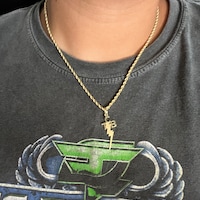Collana personalizzata con plettro per chitarra in argento sterling: gioielli musicali con incisione personalizzata - regalo per musicisti