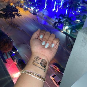 Yanelis added a photo of their purchase
