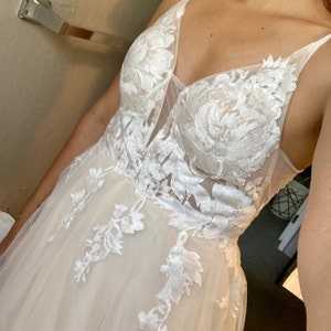 Exquisite Lace Wedding Dress V Shape Lace Neckline Wedding - Etsy