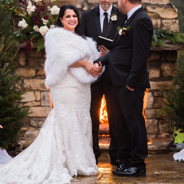 fur shawl winter wedding