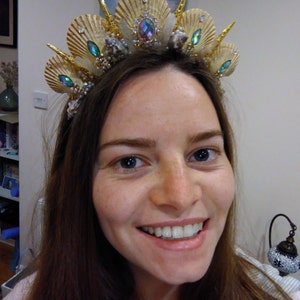 Ivory Gold Crystal Quartz Mermaid Crown Sea Shell Hair Head  display picture 1