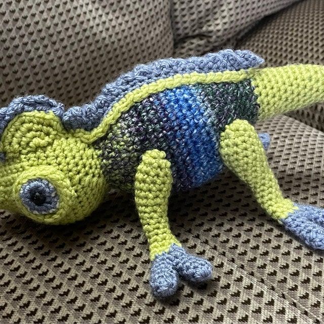 かぎ針編みのパターン - カメレオンのカメリア - 編みぐるみ - Etsy 日本