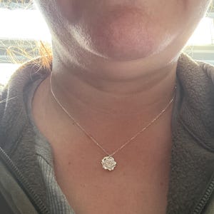 Collier Pendentif Rose Fleur En Titane Et Acier Inoxydable – Or Rose