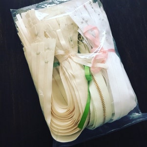 YKK Metal Teeth Zippers- Off White Ivory Brass with Donut Pull- 5 Pcs Color 502- Available in 4,5,6,7,8,9,10,12,14,16, 18, 20,22 or 30 Inch photo