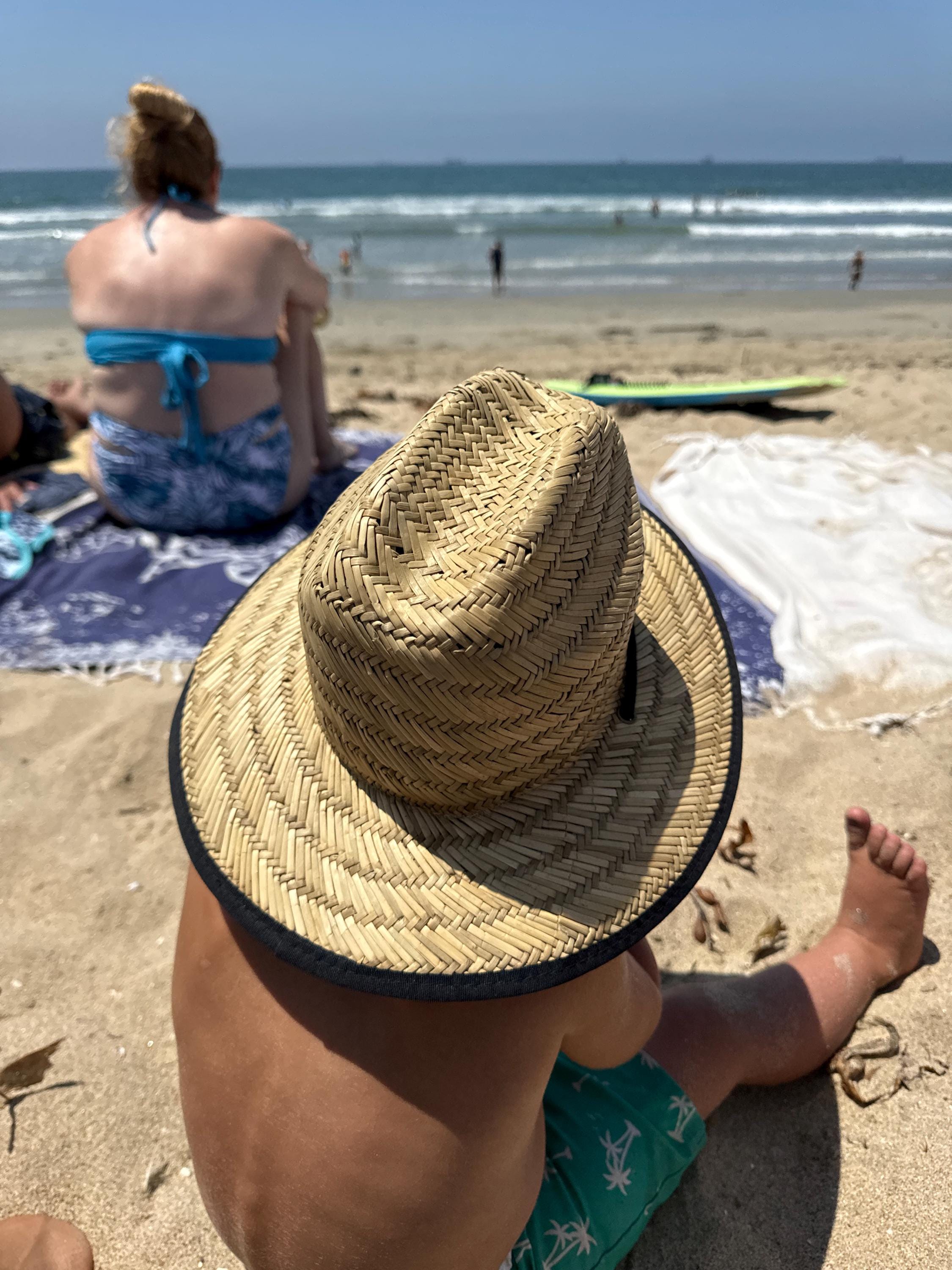 Benutzerdefinierter Strohhut mit Initialen und Symbolen | Kreis | Sonnenhut für Babys, Kleinkinder und Erwachsene | Personalisierter Strandhut aus Leder | Geschenk für Babys | Geschenk für Papa