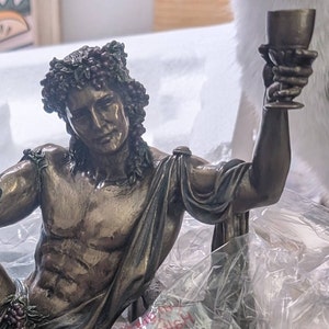 ディオニュソス・バッカス ギリシャ・ローマのワインと祝祭の神 彫像
