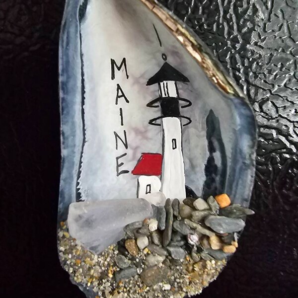 Hand Painted Maine Scallop Shell Ornament - Maine Lobsters Toasting Red ...