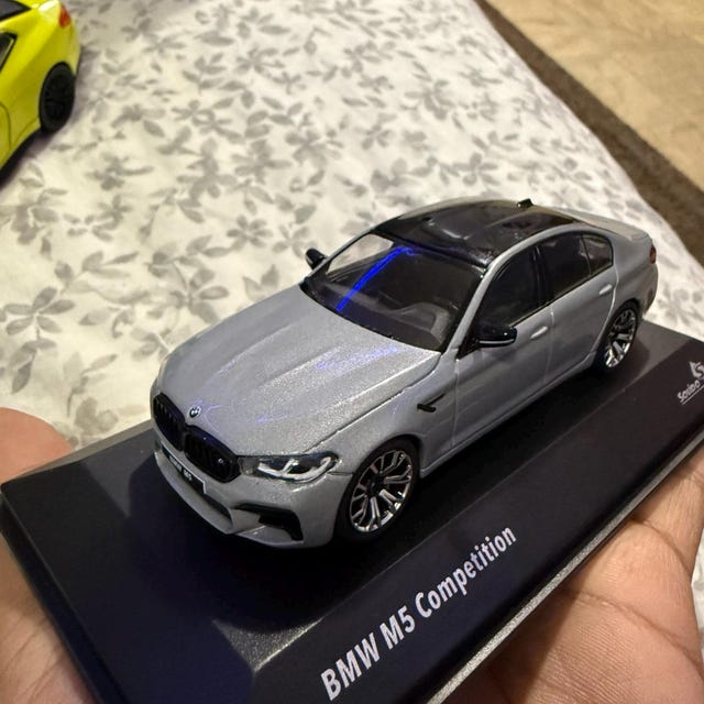  M5 ミニカー 1/18 シルバー 1/18 BMW M5 (E60) 2008 Silver Resin Model Car by Otto Mobile OT426
