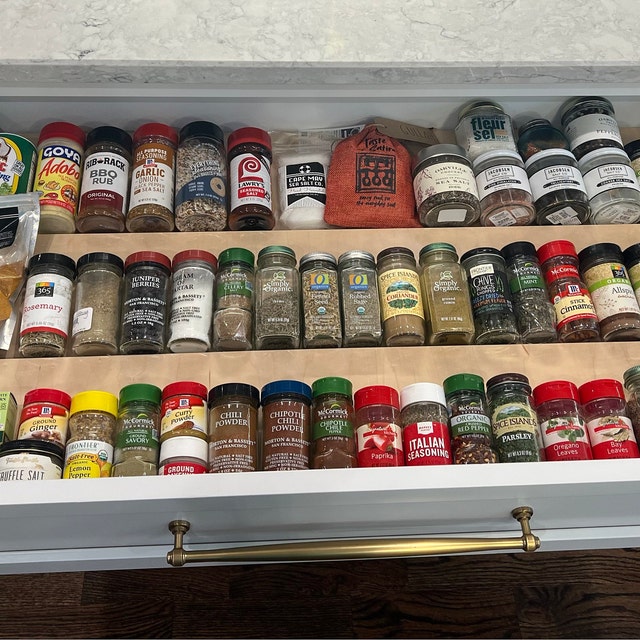 Kitchen Spice Rack Organization - SUGAR MAPLE notes