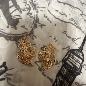 Keboyoe 250 Pezzi Ciondoli in Metallo Vintage di Cuore Realizzati a mano Ciondoli in Metallo Ciondolis con Scritta Cuoricini Pendenti per Gioielli fai da te Monili Decorazioni(5 Colori