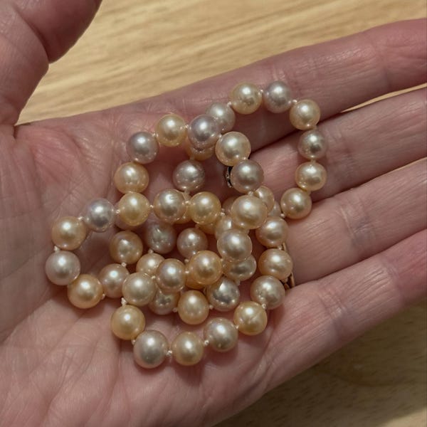 Pearl Choker Necklace with Tahitian Pearl by Diju