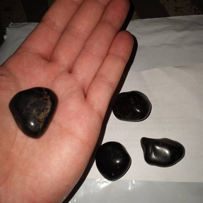Throat Chakra Stones: 14 Essential Crystals To Clear Blockages