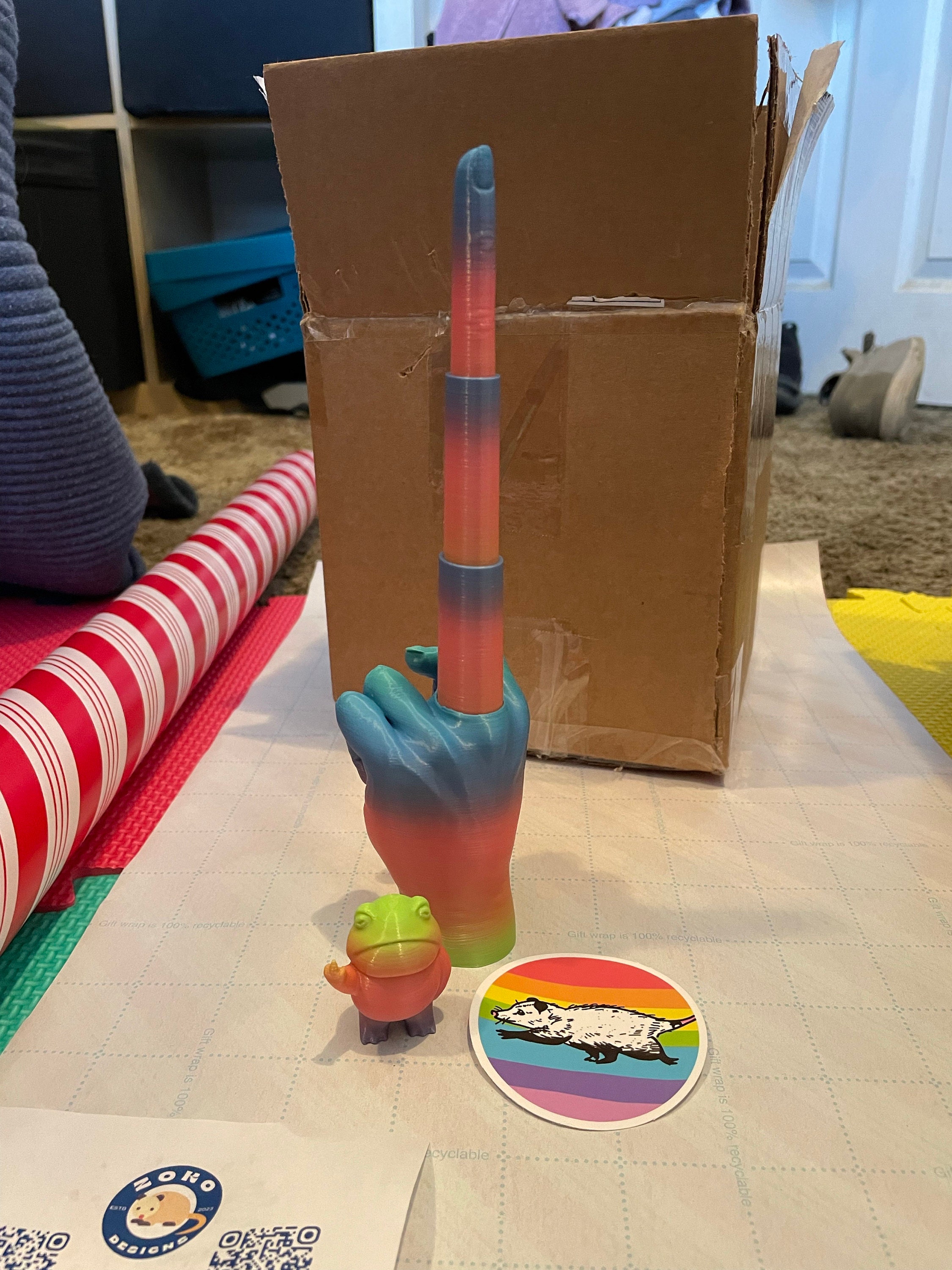 Collapsing Middle Finger | Gag Gift | Desk Toy | Fun Fidget Toy | Stocking Stuffer | 3D Printed