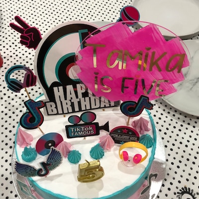 Inspired by Los Angeles Lakers NBA Team Cake Topper Personalised Cake ...