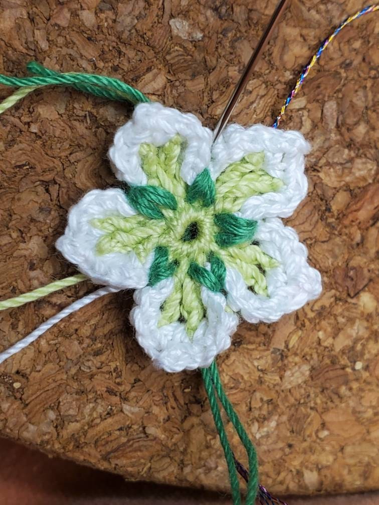 Micro crochet Forget me not and cherry blossom jewellery pattern, crochet flower making tutorial, crochet PDF pattern digital download